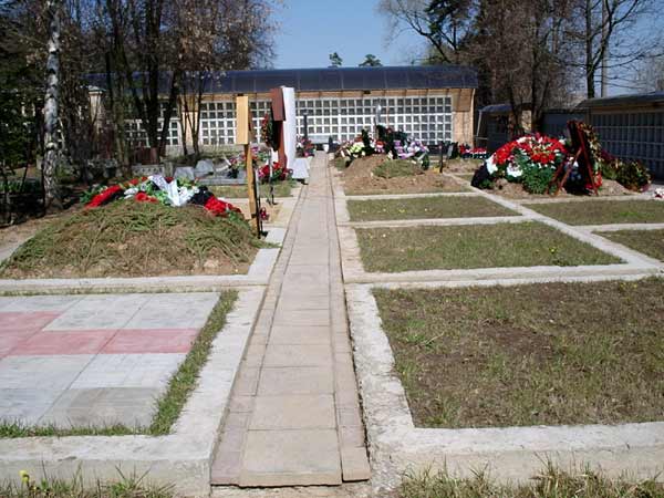 фотография от 15.4.2007 г. Кунцевское кладбище, г. Москва.